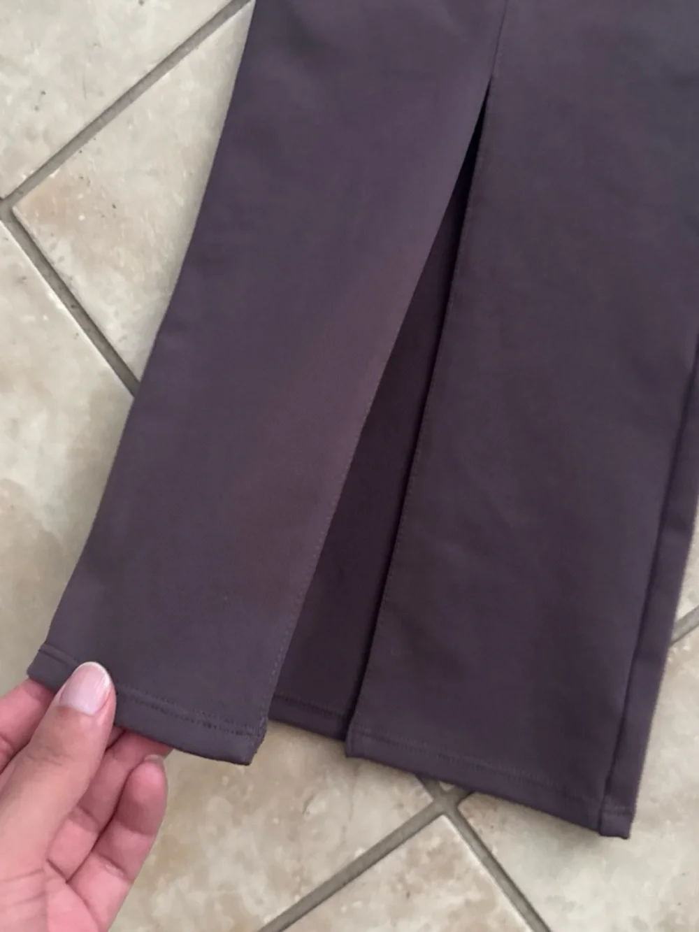 NWOT Airbrush High-Waist Flutter Flare Slit Legging Alo Yoga Raisin Size Large
